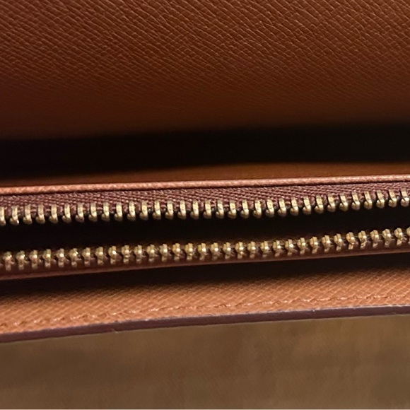 Authentic LV wallet - Picture 9 of 11